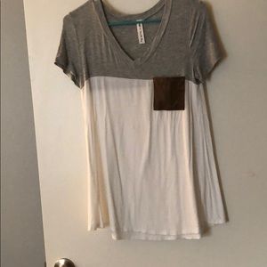 Color block Vanilla Bay Tee with Suede Pocket